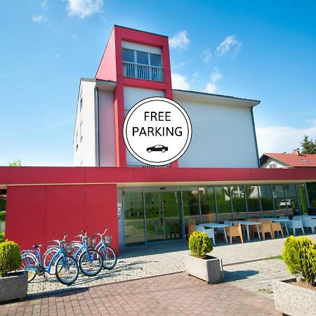 Simbol Rooms With Free Private Parking リュブリャナ エクステリア 写真