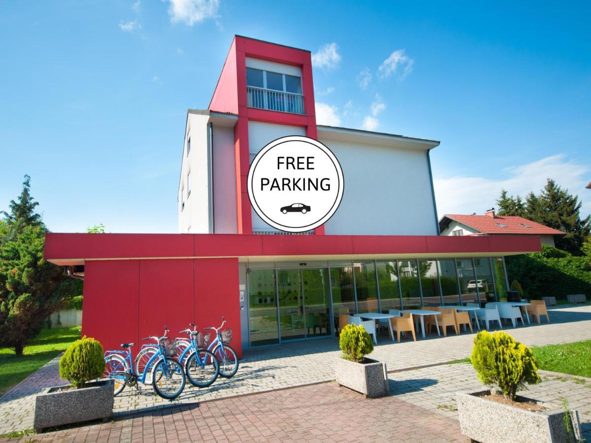 Simbol Rooms With Free Private Parking リュブリャナ エクステリア 写真