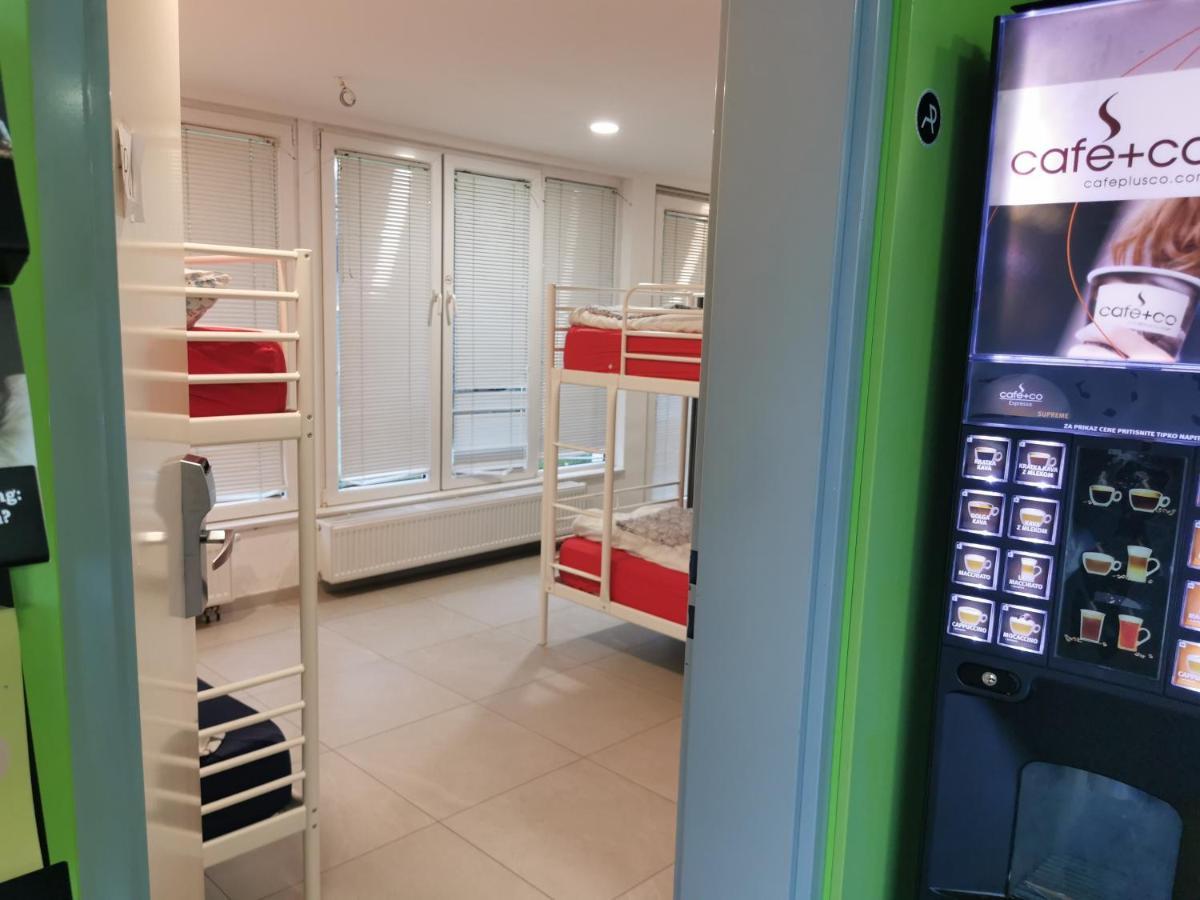 Simbol Rooms With Free Private Parking リュブリャナ エクステリア 写真