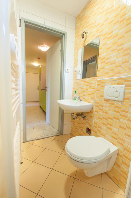 Simbol Rooms With Free Private Parking リュブリャナ 部屋 写真