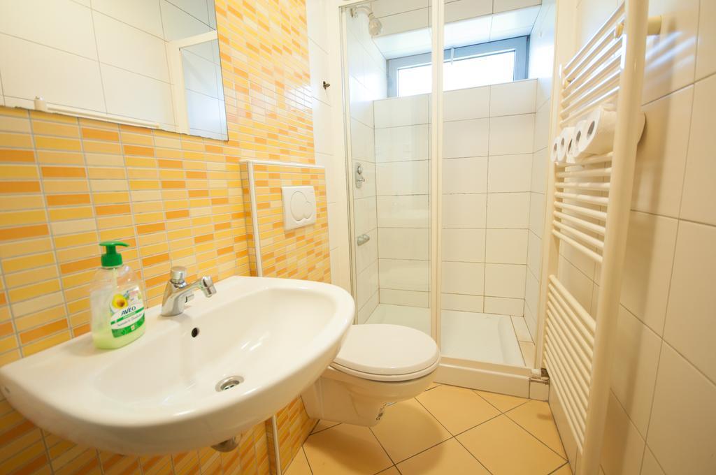Simbol Rooms With Free Private Parking リュブリャナ 部屋 写真