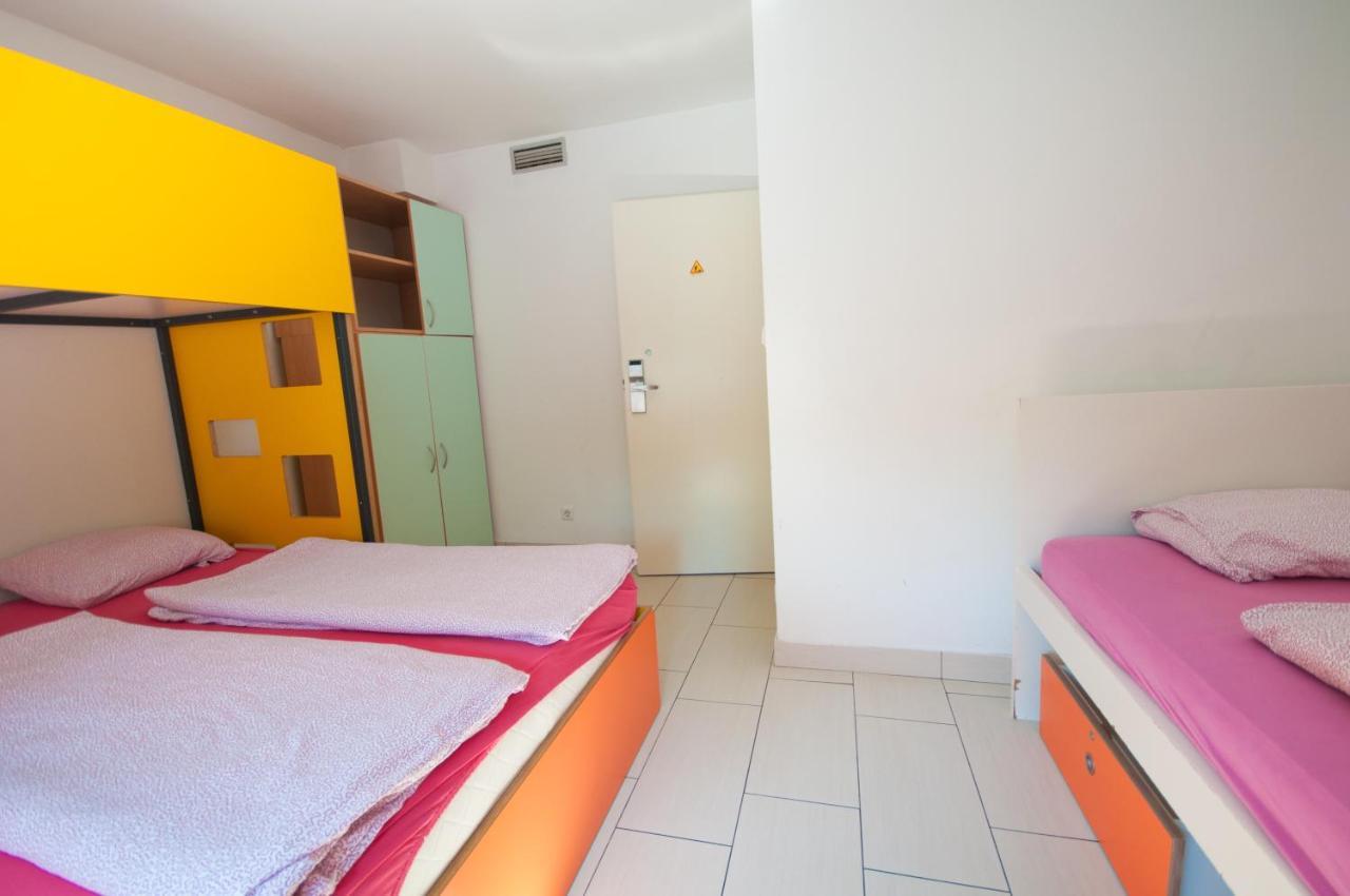 Simbol Rooms With Free Private Parking リュブリャナ 部屋 写真